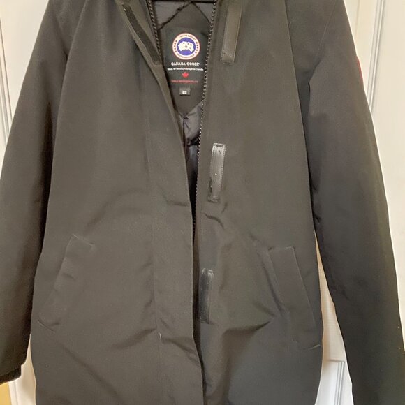 Canada Goose Jackets & Blazers - Like new Canada Goose Down Jacket